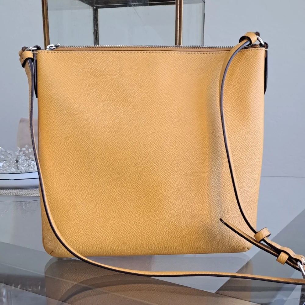 Coach Yellow Crossbody Bag with Zipper and Adjustable Strap - Picture 4 of 7